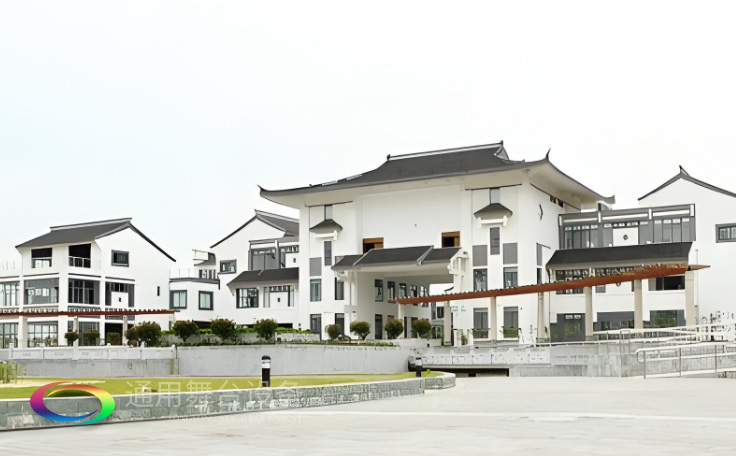 戴南文化藝術(shù)中心禮堂舞臺(tái)設(shè)備、舞臺(tái)阻燃幕布全面升級(jí) 賦能多元藝術(shù)呈現(xiàn)